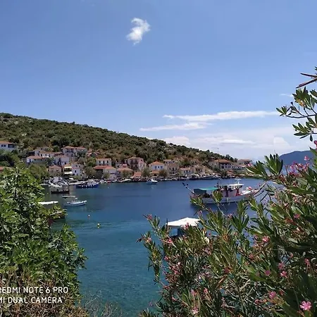 Aglaia's Traditional House 아파트