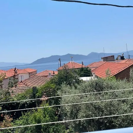 Aglaia's Traditional House Apartment